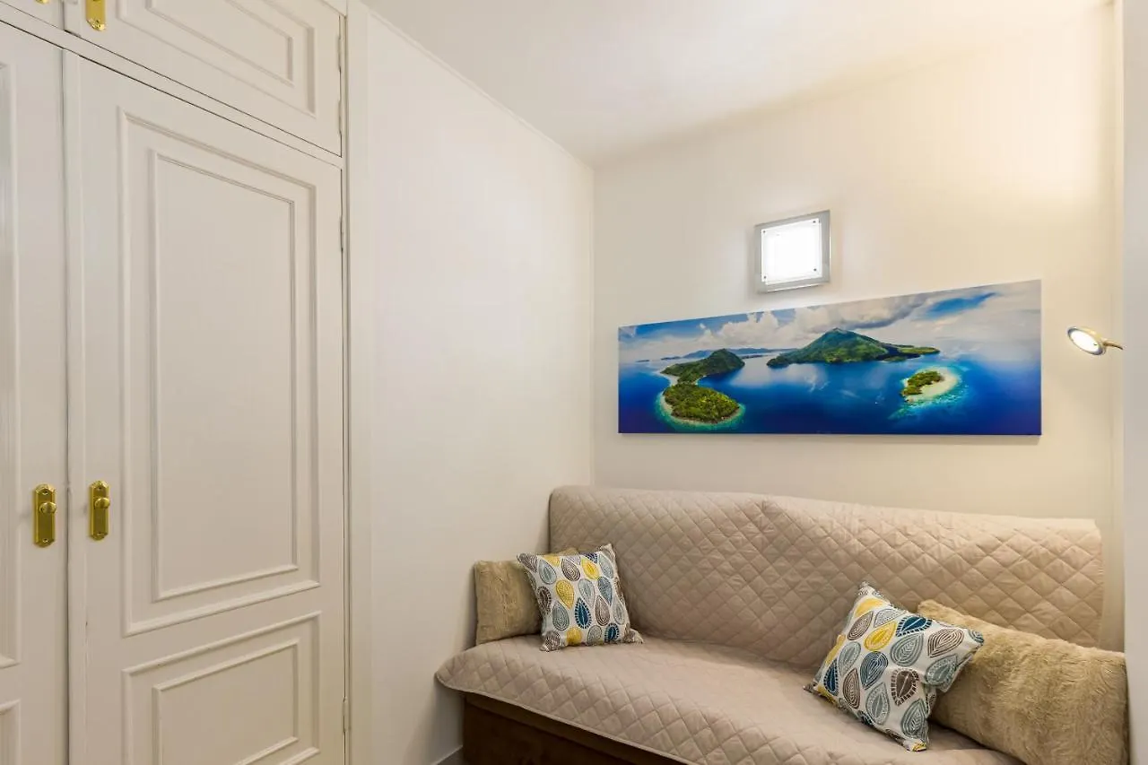 Fantasticstylish & Aircon, Near Lasamericas Beach Playa de las Americas  0*, Playa de las Americas (Tenerife) Spain