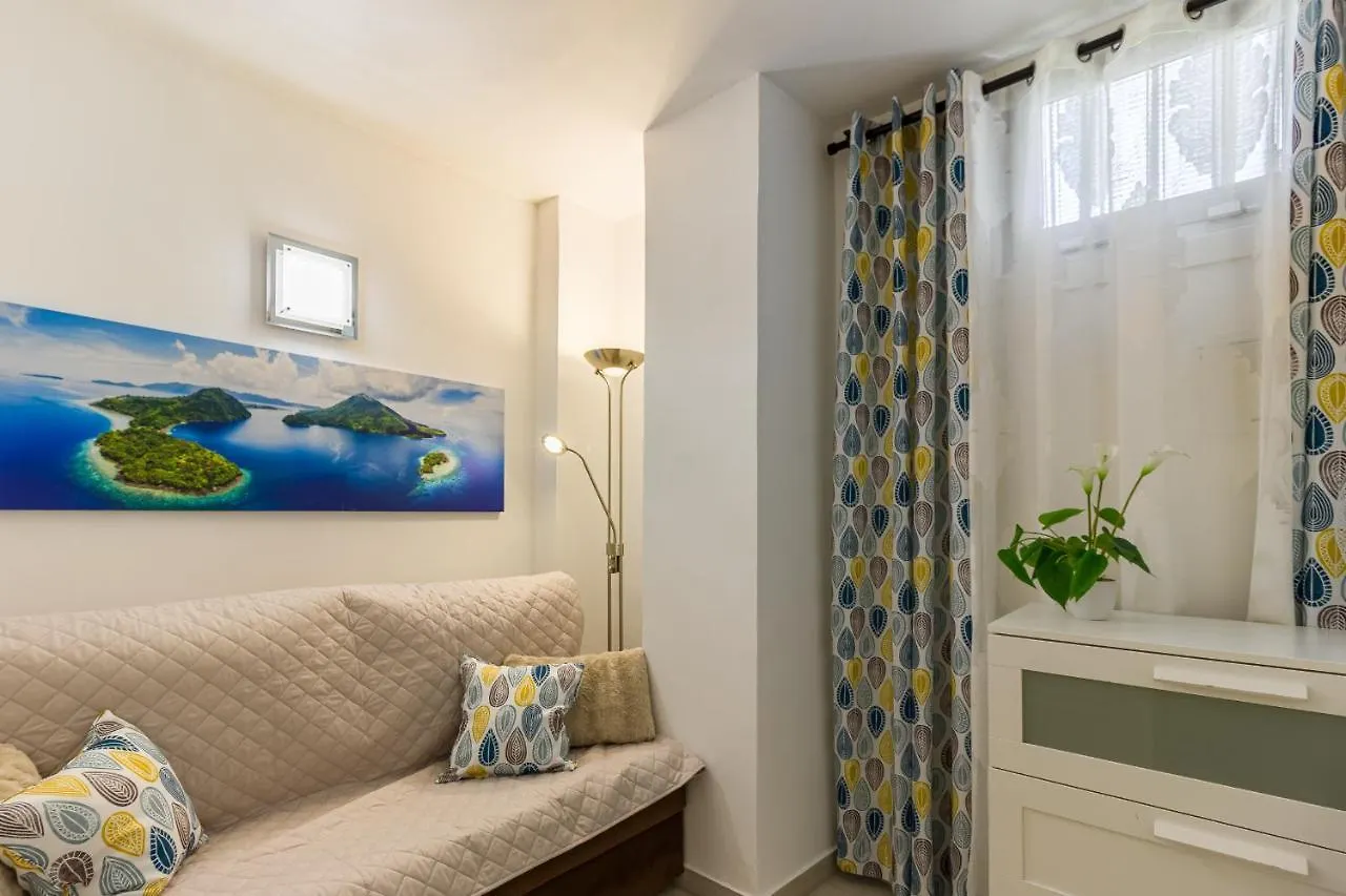 Fantasticstylish & Aircon, Near Lasamericas Beach Playa de las Americas  0*, Playa de las Americas (Tenerife)
