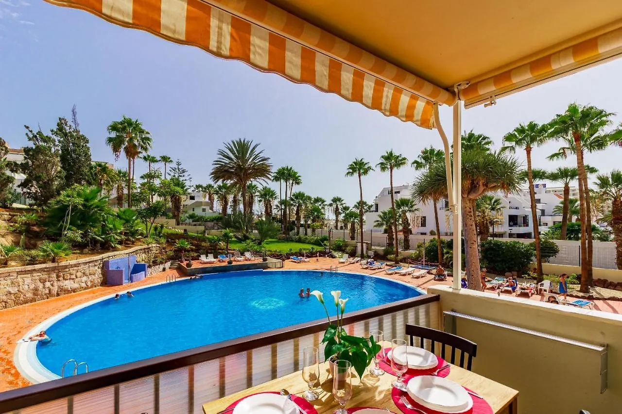 Fantasticstylish & Aircon, Near Lasamericas Beach location
